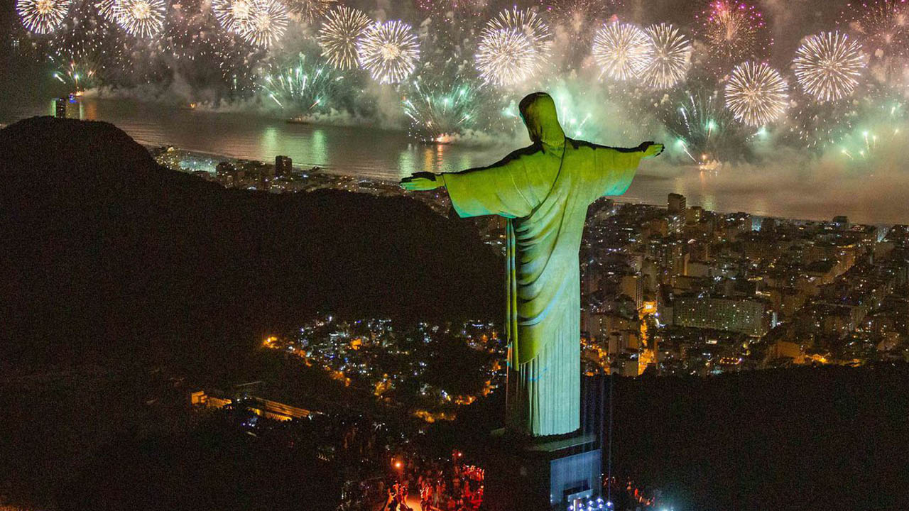 Pandemia restringe festas de réveillon pelo país