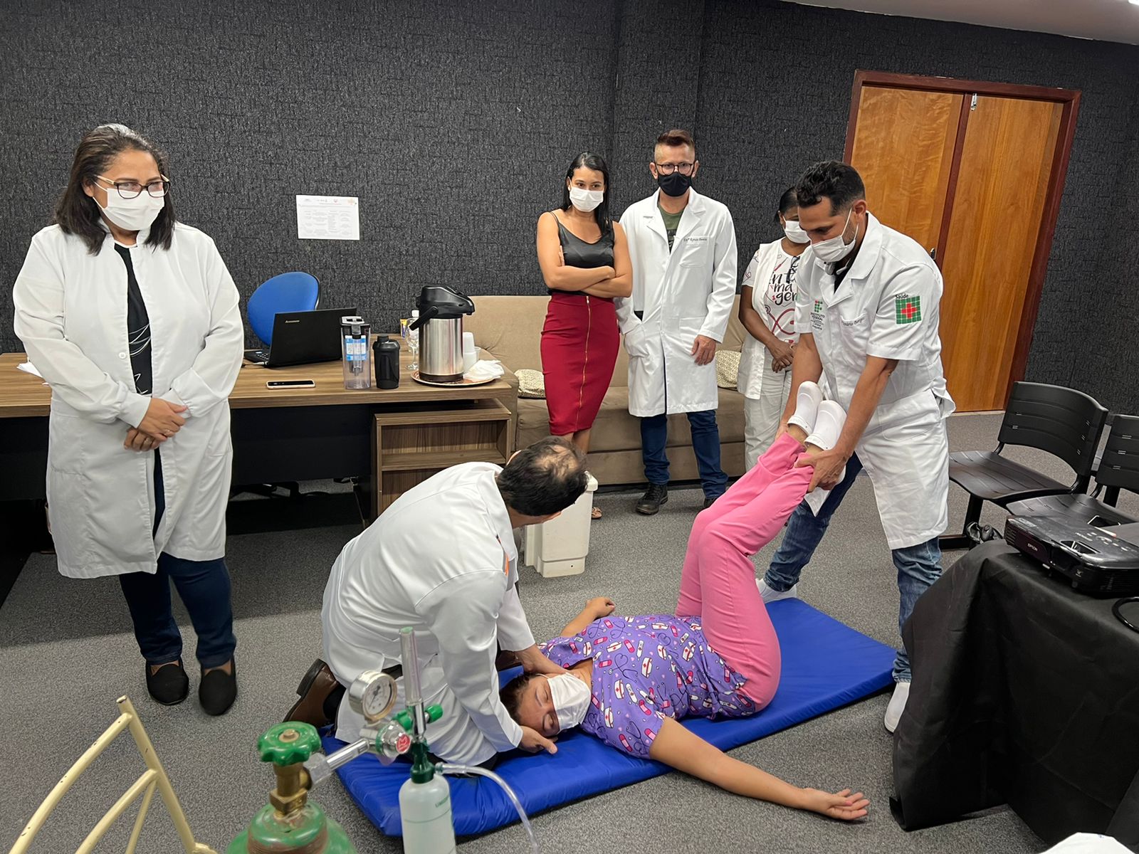 Equipe do Hemocentro de Augustinópolis recebe capacitação sobre reações adversas no ato da coleta de sangue