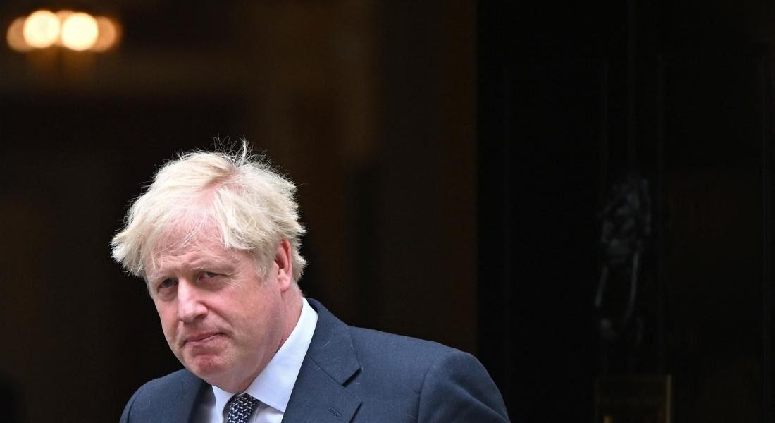 Boris Johnson de pedra e cal em Downing Street