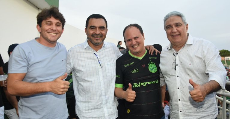 Governador acompanha vitória do Tocantinópolis em jogo das oitavas de final do Brasileiro Série D