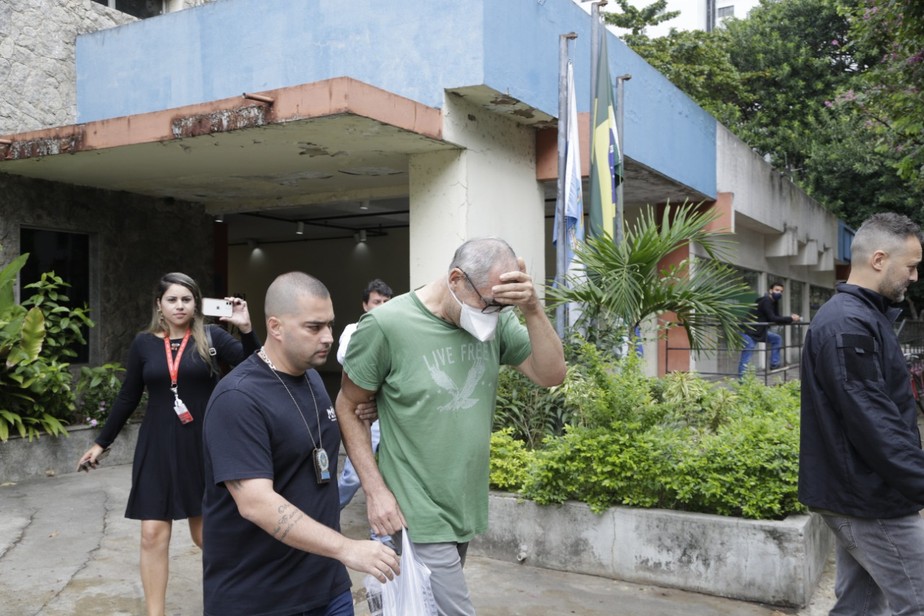 Cônsul alemão preso por morte de marido diz que belga surtou e caiu; veja depoimento