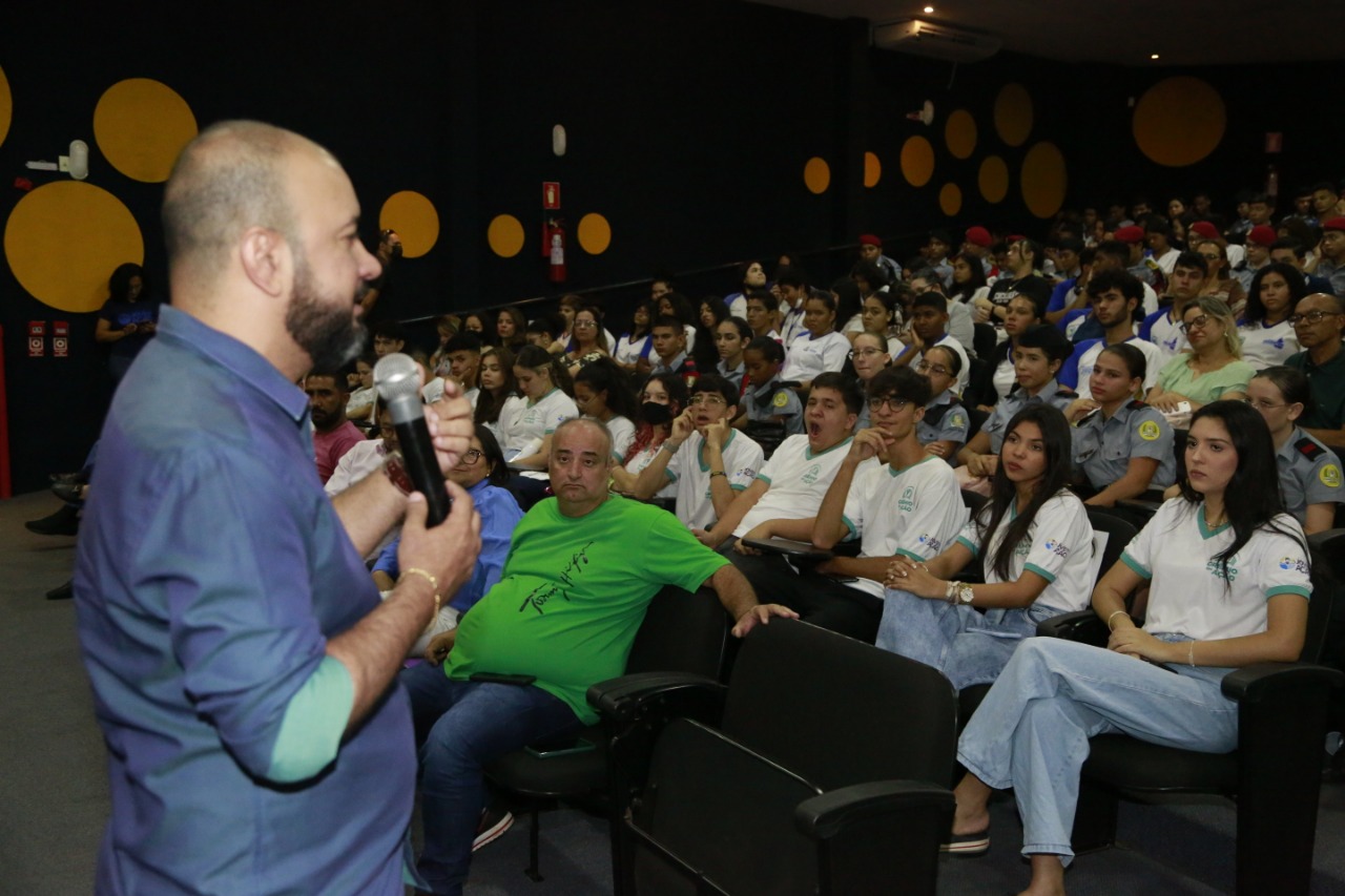 Educação promove encontro formativo para os estudantes dos grêmios estudantis