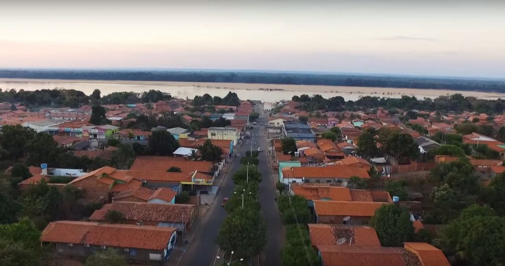 Irmãos suspeitos de matar jovem a pauladas para vingar morte de tio são indiciados por homicídio qualificado