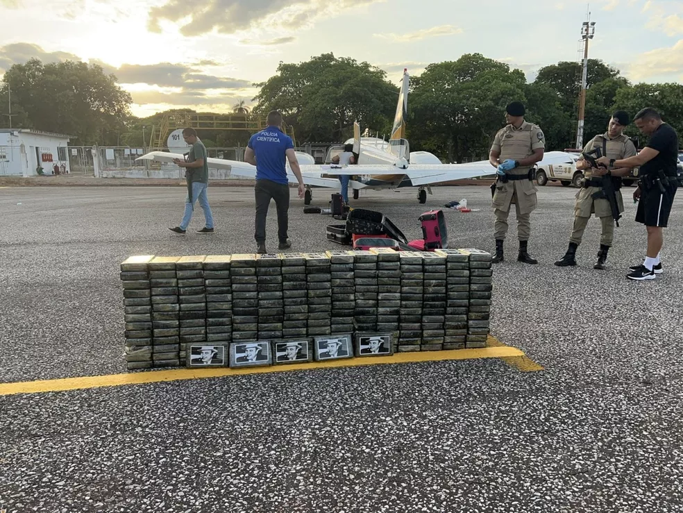 Piloto e copiloto presos com 220 kg de cocaína em avião são condenados a mais de 11 anos de prisão