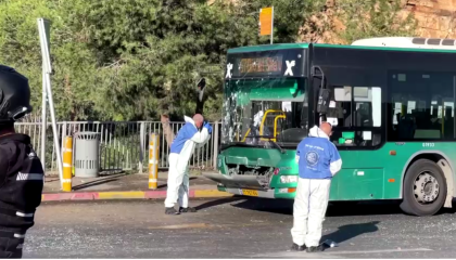 Uma pessoa morre após duas explosões atingirem Jerusalém, diz polícia