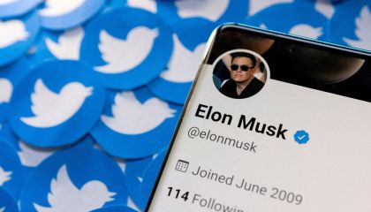 Elon Musk diz que deve restaurar contas banidas do Twitter na próxima semana