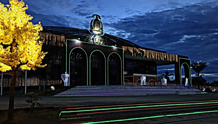 Últimos dias para visitação do Natal de Luzes no Palácio Araguaia e na Praça dos Girassóis