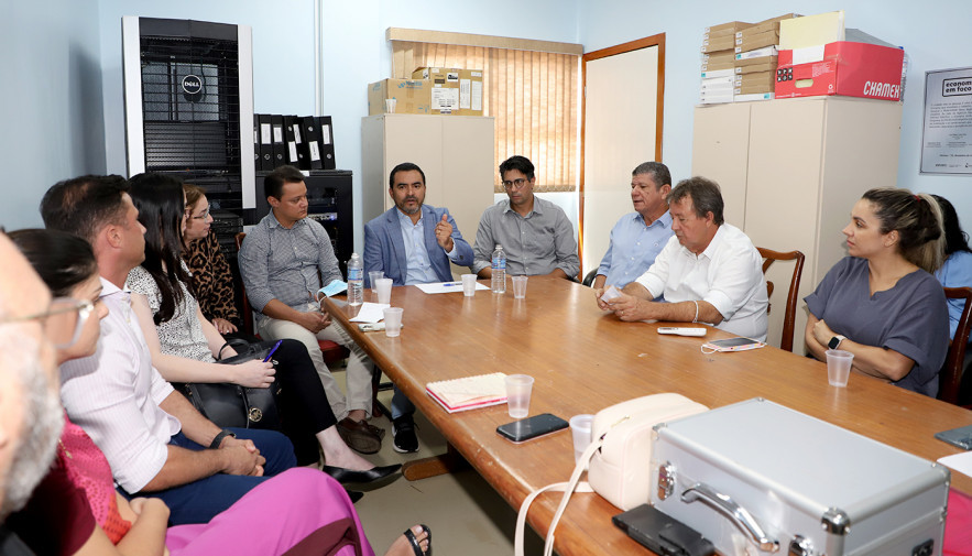 Governador Wanderlei Barbosa reúne-se com médicos do Hospital Dona Regina e determina providências para sanar demandas da unidade