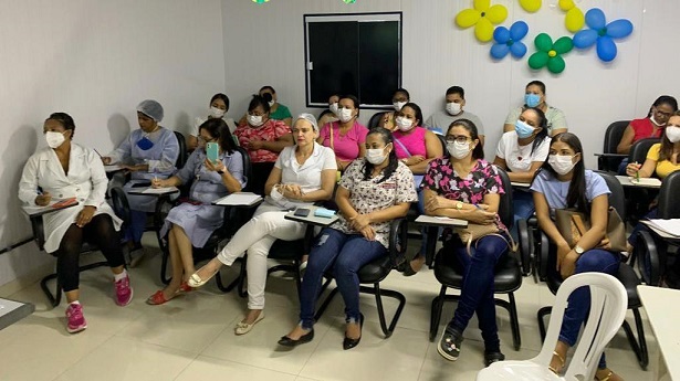 Servidores do HRPN são capacitados sobre manuseio de bomba de infusão e dieta enteral e parenteral