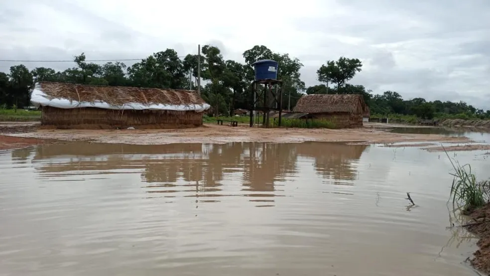 Indígenas ficam desabrigados após chuvas causarem alagamentos em aldeias de Formoso do Araguaia