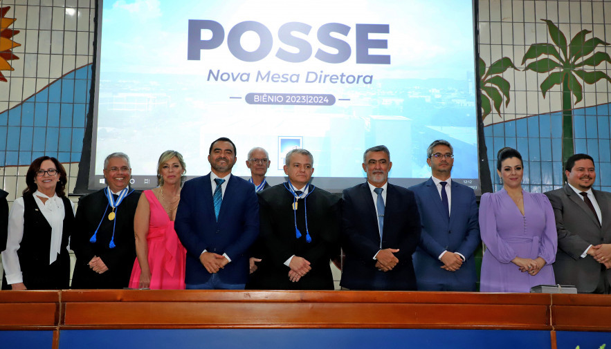 Durante posse do presidente do TCE-TO, Governador Wanderlei Barbosa reforça importância da parceria entre poderes