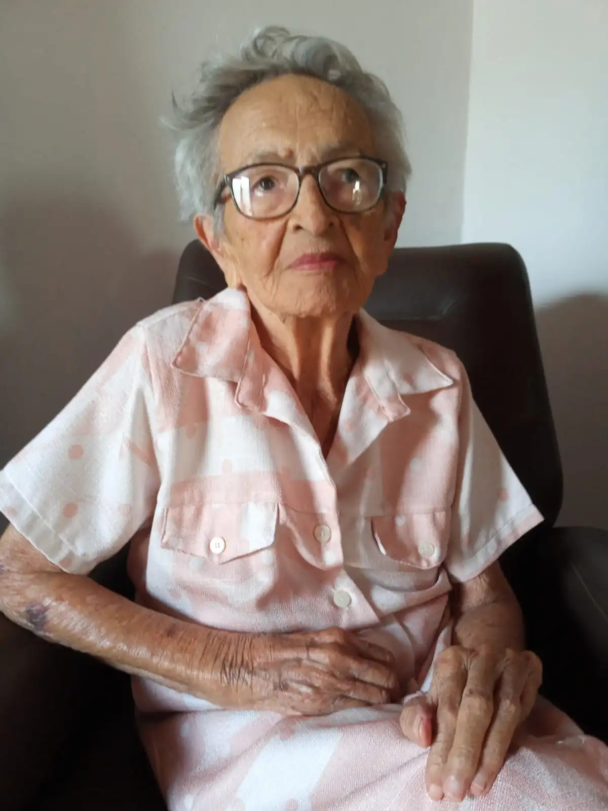 Moradora de Cristalândia completa 100 anos dando exemplo de lucidez e integração com a comunidade