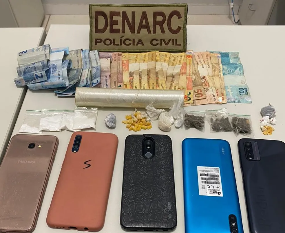 Quatro pessoas são presas por tráfico de drogas, furto e posse ilegal de arma em Palmas