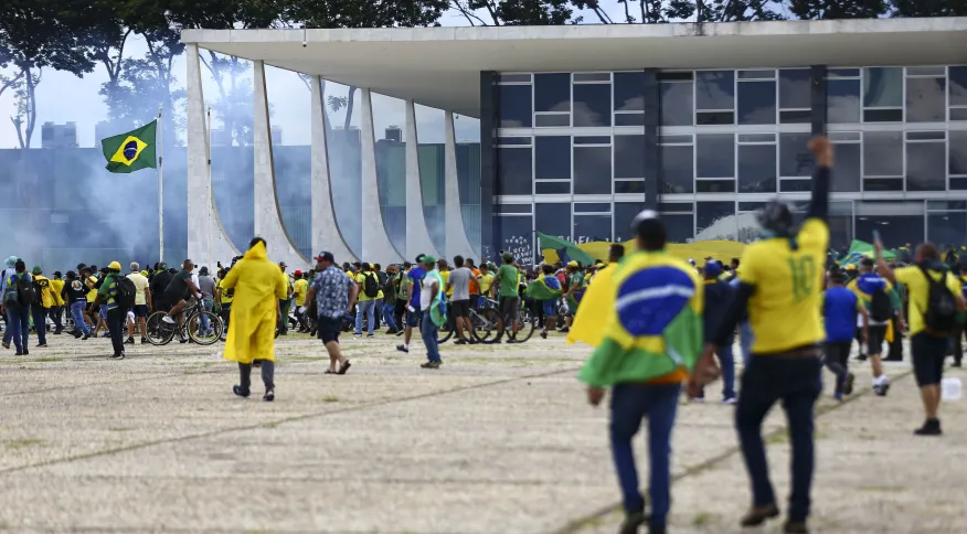 Moraes solta 102 pessoas presas pelos atos criminosos de 8 de janeiro