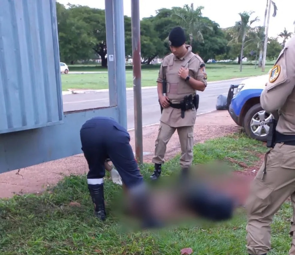 Segundo morador de rua morto em Palmas foi estrangulado ao lado de ponto de ônibus