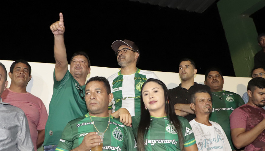 Governador Wanderlei Barbosa prestigia participação do Tocantinópolis na Copa do Brasil