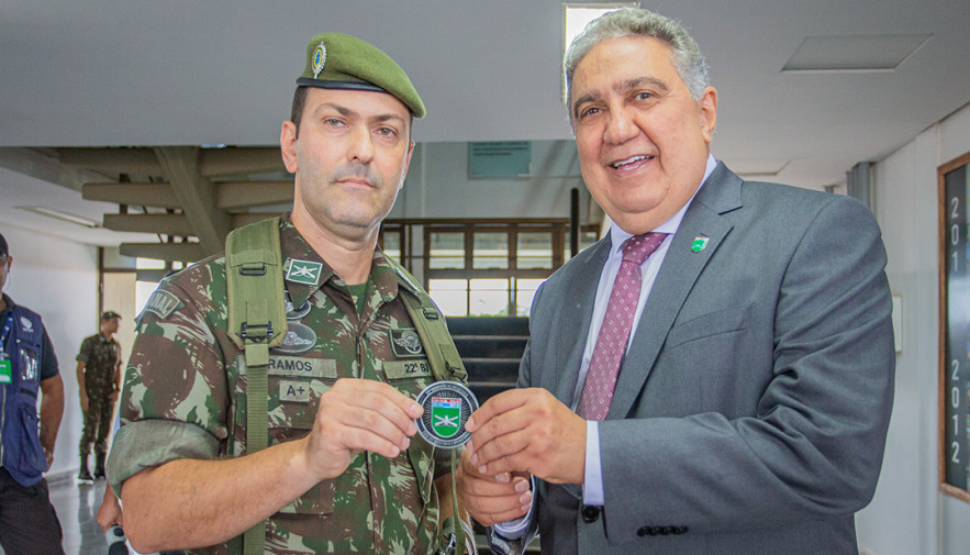 Em solenidade de incorporação de novos soldados ao Exército tocantinense, vice-governador Laurez Moreira ressalta fortalecimento da segurança do país