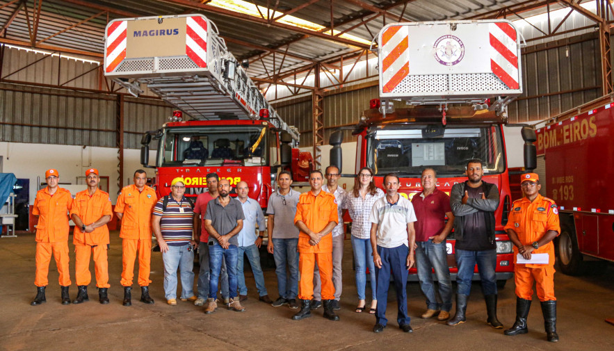 Corpo de Bombeiros Militar e Associação de Apicultores firmam parceria e vão atuar juntos na retirada de enxames