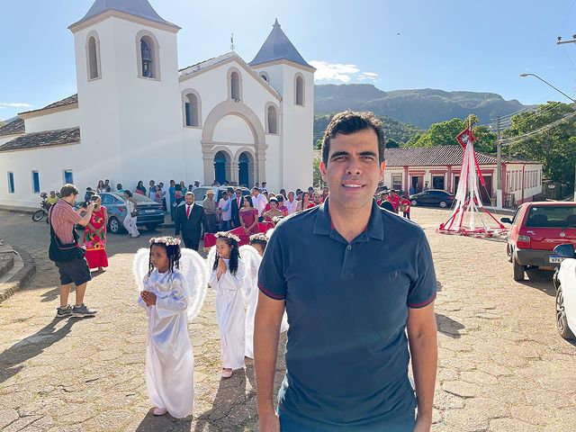 Ricardo Ayres participa da Folia do Divino Espírito Santo, em Natividade