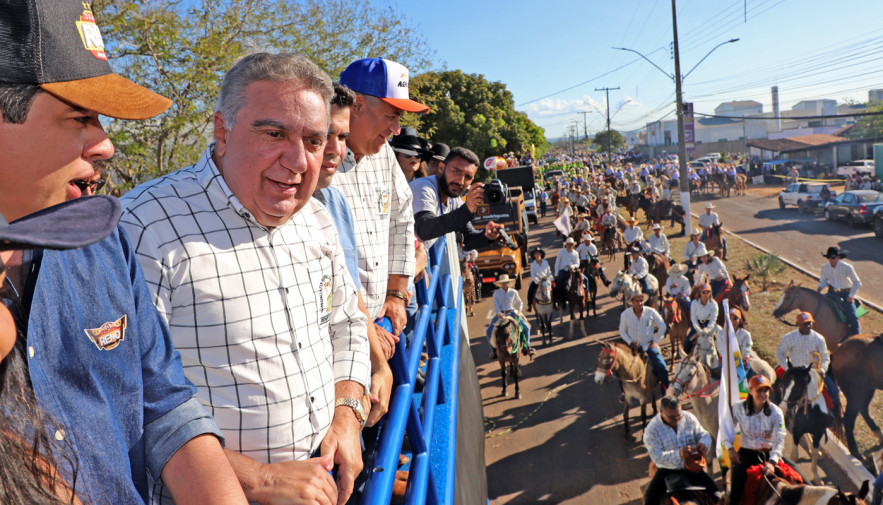 Em Paraíso, governador em exercício, Laurez Moreira, prestigia cavalgada durante ExpoBrasil 2023