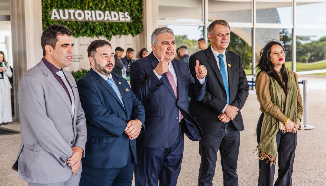 Ricardo Ayres participa do lançamento do Plano Safra 2023/2024