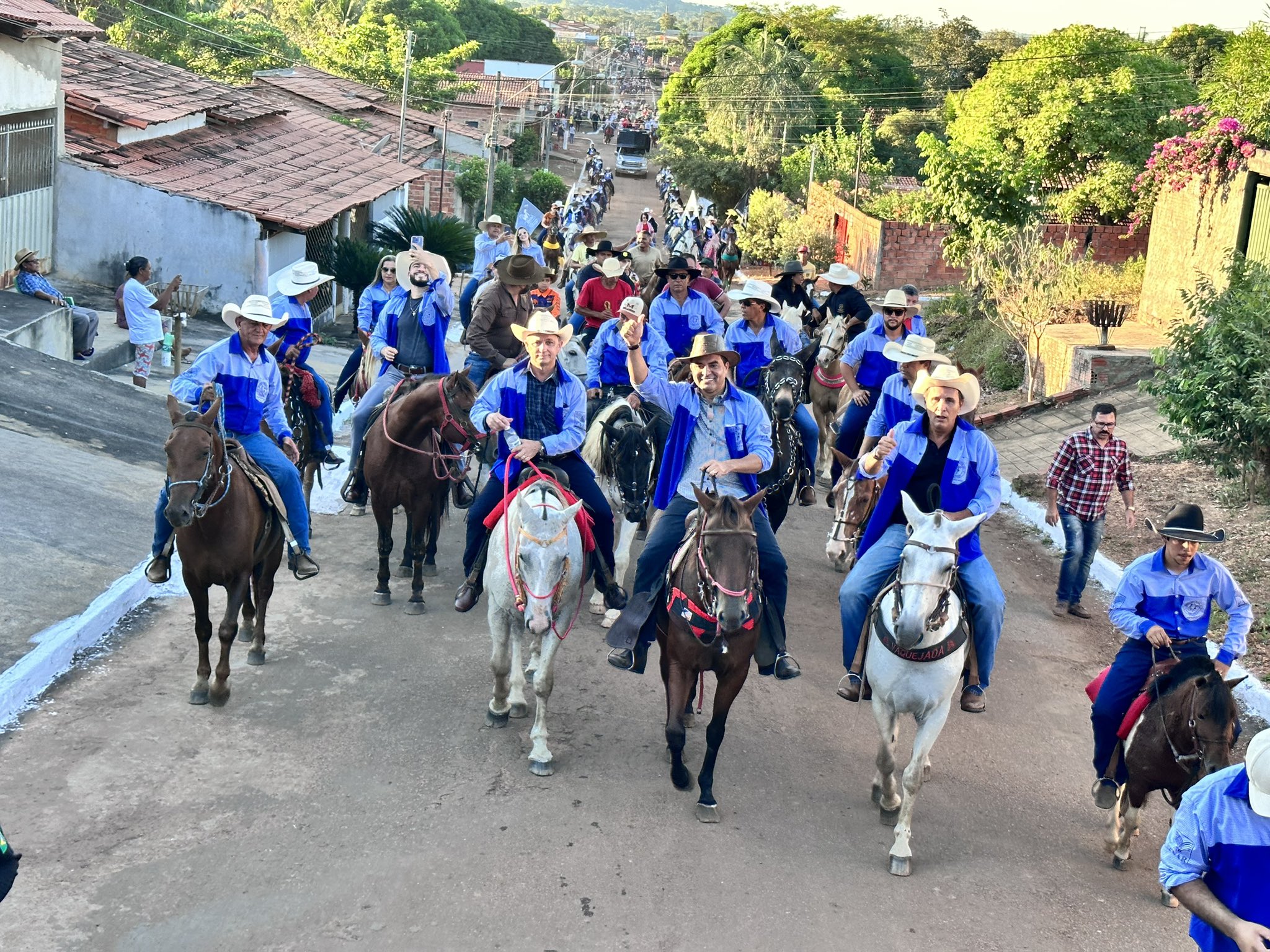 Gaguim participa da cavalgada de Miranorte ao lado de Wanderlei