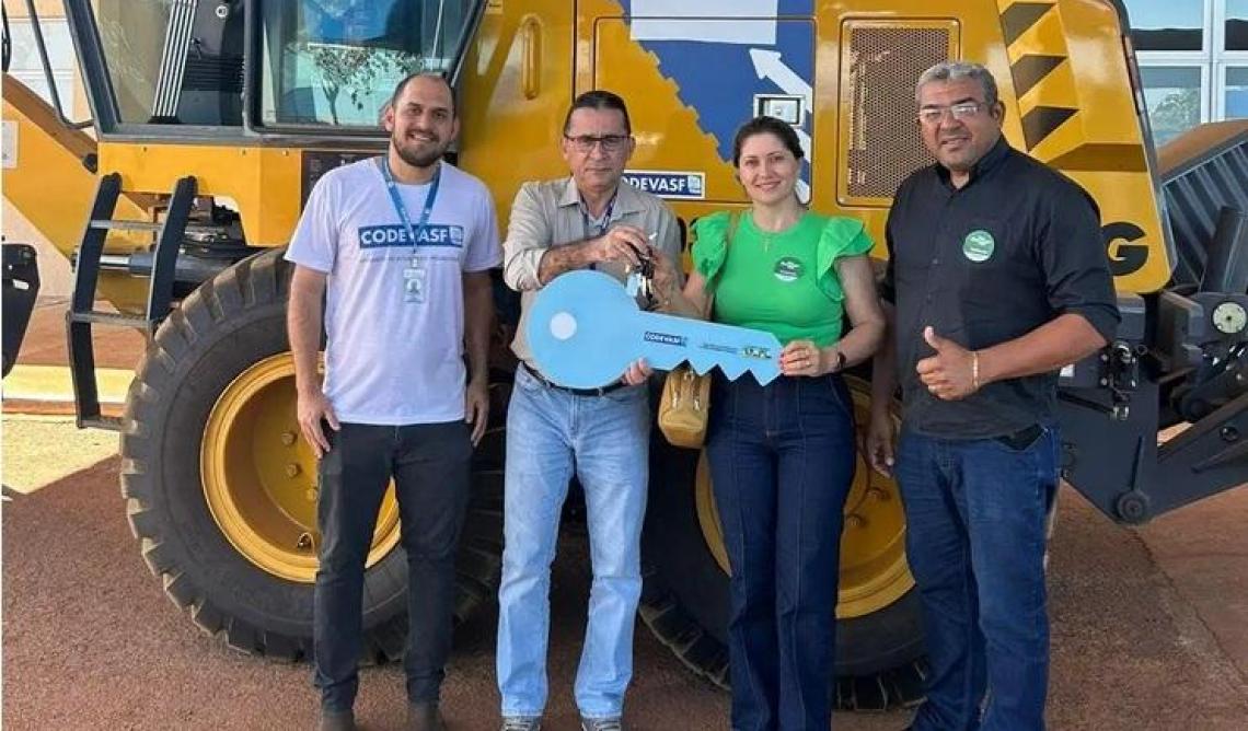 Deputado Gaguim destina maquinário para Itaporã do Tocantins