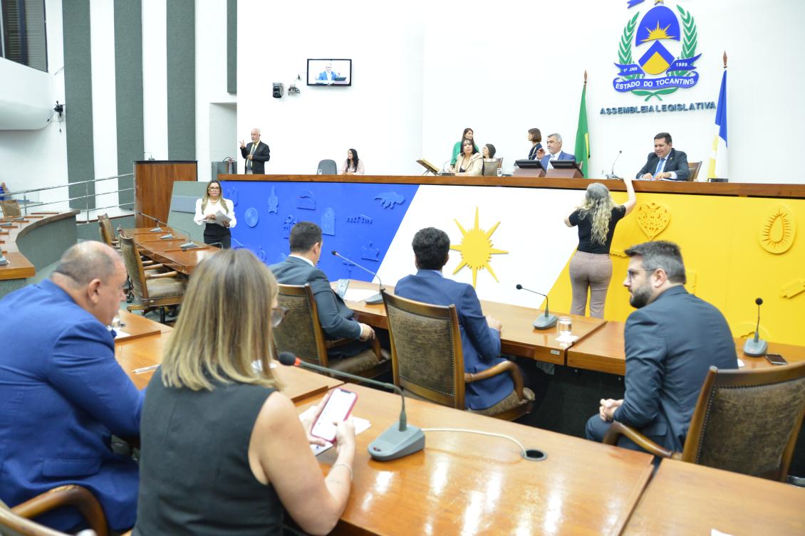 Deputados iniciam segundo semestre com dezenas de requerimentos