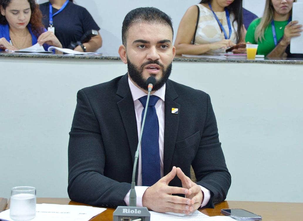 Aprovado Projeto de Lei de Léo Barbosa que institui o Sistema de Ensino da Polícia Militar do TO