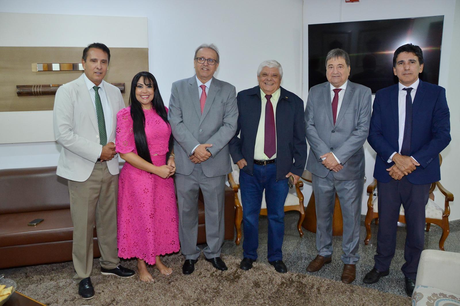 Gaguim é um dos homenageados em sessão solene da Assembleia Legislativa pelos 35 anos do Tocantins