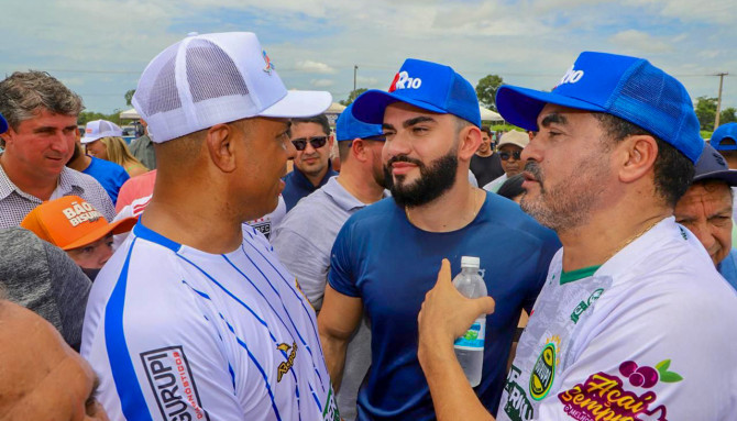 Deputado Léo Barbosa participa da final da Copa do Craque