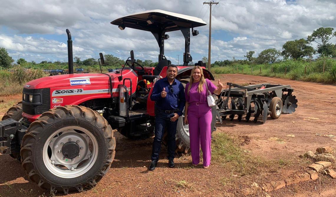 Gaguim destina trator e fortalece agricultura em Cachoeirinha