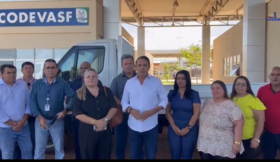 Gaguim realiza entrega de caminhões para municípios do Tocantins