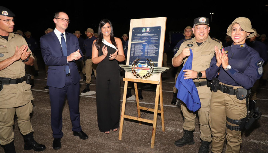 Primeira-dama Karynne Sotero prestigia formatura de patrulheiros rodoviários